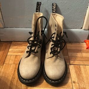 Canvas doc martins